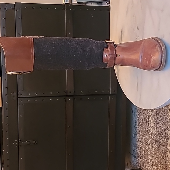 *** SOLD*** Tory Burch riding boot - Picture 3 of 16